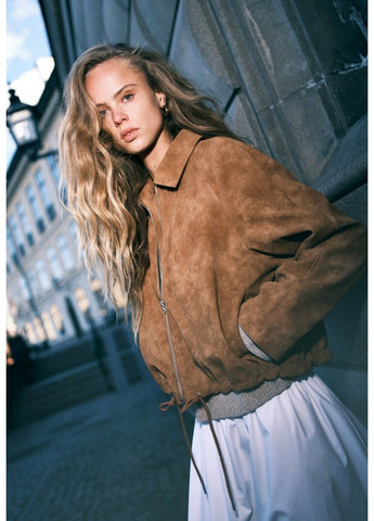 Бежева демісезонна жіноча куртка бомбер з екозамші н&м (58504) xs бежева H&M