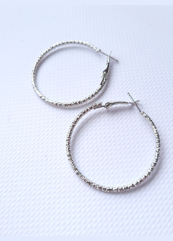 Сережки жіночі рифлені круги кільця 4 см No Brand (278652127)