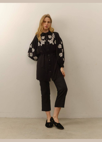 Жіноча віскозна туніка-блуза з вишивкою та поясом | Стильна довга блуза з об'ємними рукавами | Чорна блуза з етнічним принтом MOTYV (322033882)