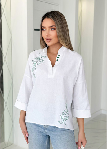 Белая универсальная блуза из натурального льна с нежной вышивкой листьев INNOE Блузка