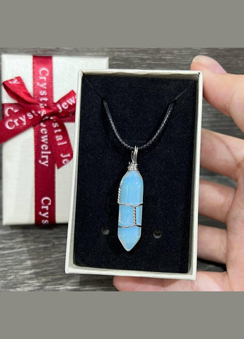 Підвіска з Місячним каменем кристал-шестигранник у дротяному обплетенні на шнурку в подарунковій коробочці Ut (331291819)