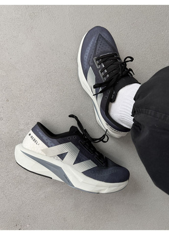 Сірі Осінні кросівки чоловічі new balance fuelcell rebel v4 graphite grey нью беланс No Brand