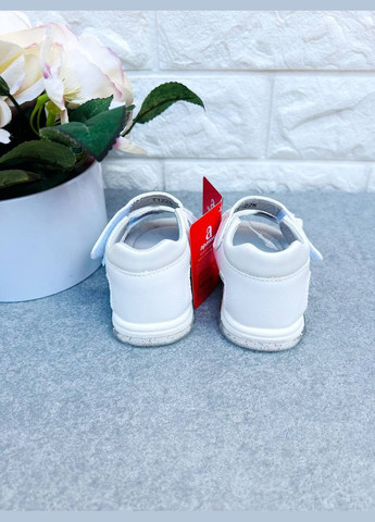 Белые милашные босоножки для девочки Apawwa