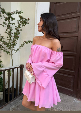 Розовое повседневный женское платье мини с открытыми плечами и объемными рукавами с открытыми плечами MonCher