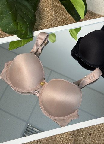 Чорний гладкий бюстгальтер із формованими чашками із тонкого поролону на кісточках колекції "фурор" VIDCHUY