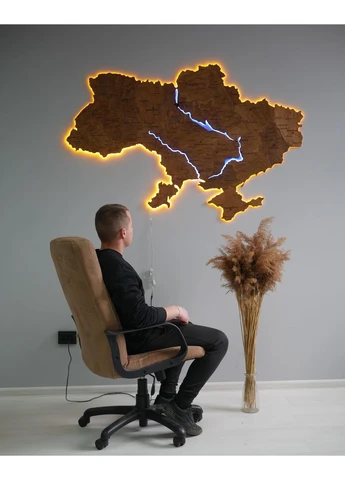 Панно из дерева на стену . Карта Украины (темный орех) с дополнительным декором и подсветкой 100х66 см Decart (360612390)