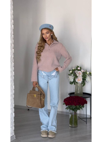 Бежевый женский свитер с альпаками Osoblyva