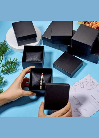 Подарункова коробка China (345750988)