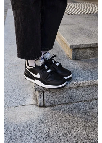 Белые летние кроссовки nike air jordan legacy low black white найк аир джордан No Brand
