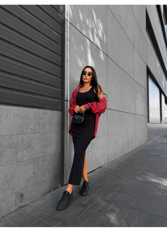 Черное кэжуал женское платье меди в рубчике с высоким разрезом. MonCher