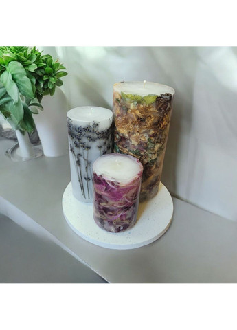 Набор декоративных больших свечей ручной работы свечи в наборе из 3 шт на подставке с лавандой, пионом и миксом сухоцветов Handmade Studio - AV (369636929)