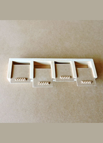 Пенал дерев'яний "Нарцис 4" 10х40х4см No Brand (328910757)