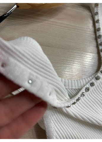 Майка жіноча A-N 3805 в рубчик з камінням на вирізі No Brand — 332673545