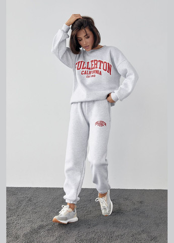 Жіночий спортивний костюм на флісі з принтом Fullerton California Liton (296909140)