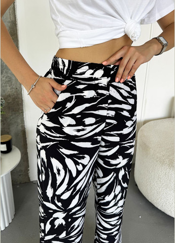 Легкі штани з софту з візерунком у чорних та білих тонах InFashion Штани (339597554)