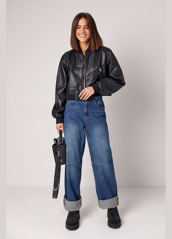 Черная демисезонная женская куртка-бомбер из кожзама Lurex