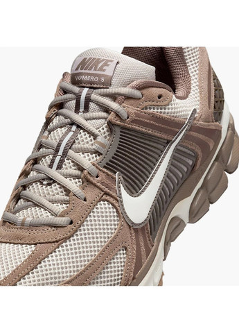 Коричневі кросівки чоловічі vomero 5 brown/beige Nike