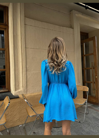 Блакитна ніжна літня сукня з декольте креп жатка No Brand