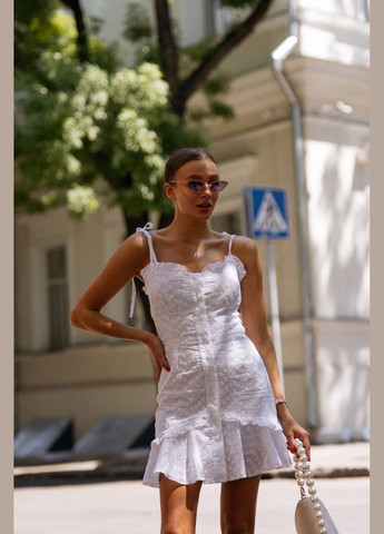 Белое праздничный, повседневный, кэжуал, коктейльное сарафан из прошвы на подкладе с открытыми плечами, силуэтная Україна однотонное