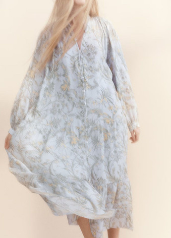 Светло-голубое кэжуал платье H&M с цветочным принтом