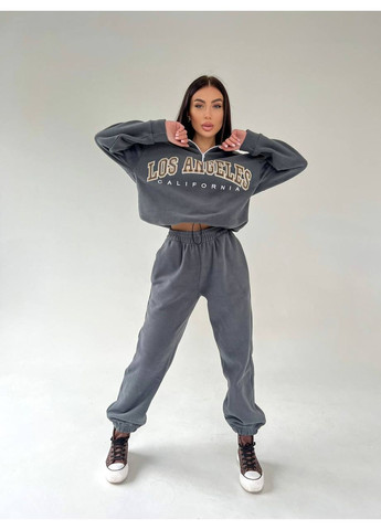 Женский спортивный костюм со стильным принтом. No Brand (365805004)