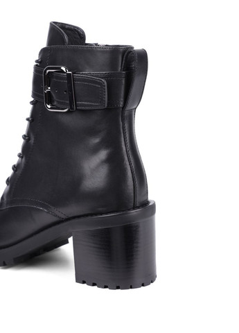 Осенние женские ботинки 2407-618-1 черная кожа Attizzare