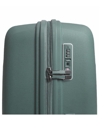 Чемодан из полипропилена средний 67 см AIRTEX 245 (306712234)