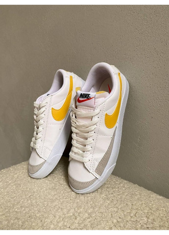 Бежевые демисезонные кроссовки мужские nike blazer low yellow найк блейзер No Brand