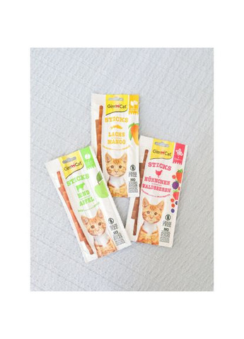 Мясные палочки для кошек, курица и лесные ягоды, 3 шт по 5 г GimCat (349823720)