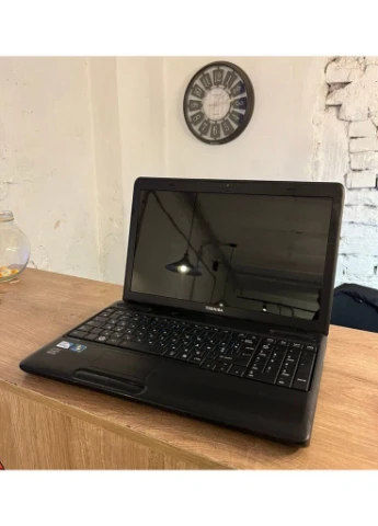 Ноутбук Satellite C660 / 15.6" TN / Intel Pentium T4500 (2 ядра по 2.3GHz) / 4GB DDR3 / 120GB SSD / HD Graphics 1000 / WebCam Toshiba (398129624)
