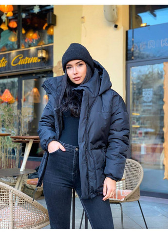 Черная зимняя женская утепленная зимняя куртка с капюшоном. No Brand