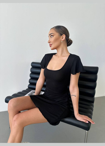 Чорна повсякденний, кежуал легка міні сукня в рубчик зі стильною шнурівкою по спинці Vakko однотонна