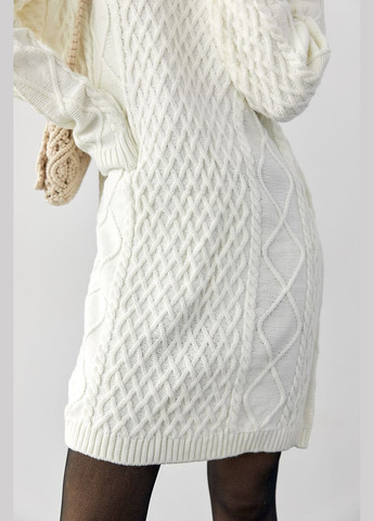 Молочное повседневный вязаное платье-туника с узорами из косичек и ромбов 10528 Lurex