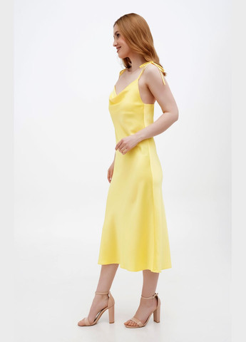 Желтое коктейльное шелковое платье на завязках длина миди платье-комбинация Fayna однотонное