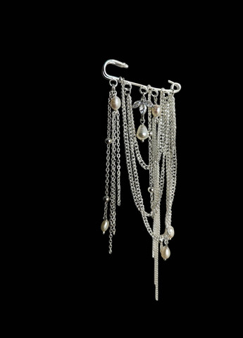 Трендова брошка булавка з ланцюжками, підвіскою та натуральними перлами (BR-25) Ksenija Vitali (328439996)