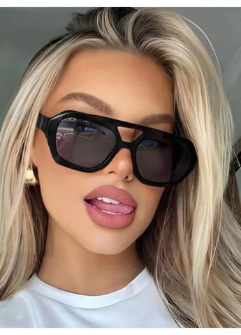 Сонцезахисні окуляри шестигранні Charming чорні No Brand (311604631)