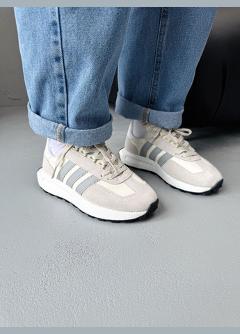 Бежевые демисезонные кроссовки мужские и женские adidas retropy e5 grey beige white | адидас ретропи бежевые No Brand