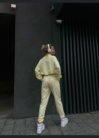 Жіночий спортивний костюм No Brand (317226802)