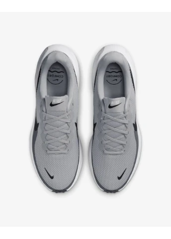 Бежеві кросівки revolution 8 Nike