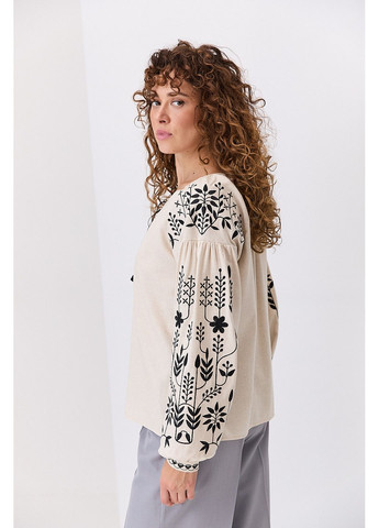 Світло-бежева жіноча вишиванка з квітами гладдю Arjen (356501437)
