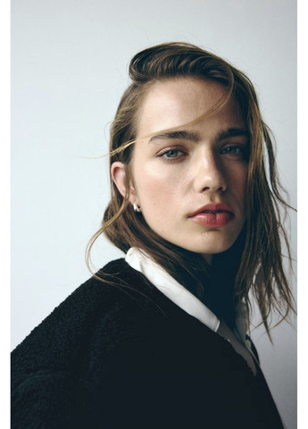 Черная демисезонная куртка H&M Тедді