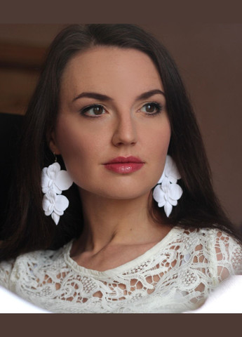 Великі білі довгі сережки з квітами ручної роботи "Орхідеї з бутонами" Handmade (321971045)