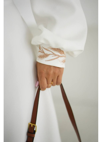 Молочное праздничный, вечернее женское платье меди с вышивкой на талии MonCher