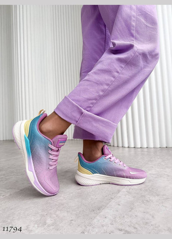 Цветные демисезонные эффектные женские кроссовки No Brand