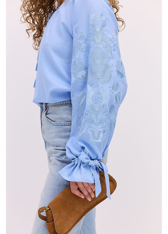 Голубая женская вышиванка с деревом жизни гладью Arjen (358908357)