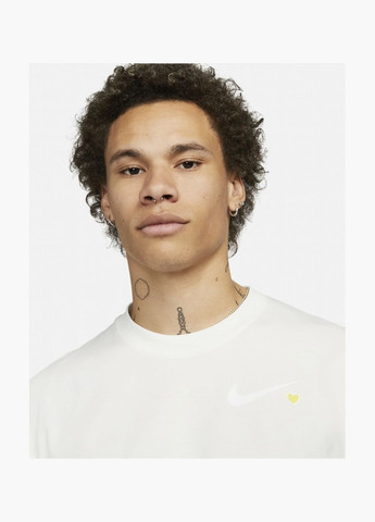 Белая футболка мужская sportswear white fn4892-133 Nike