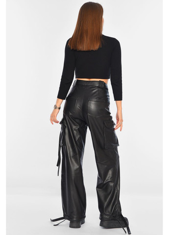 Штаны женские карго с экокожи на флисе черного цвета Let's Shop (314822947)