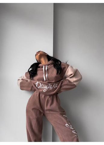 Стильный костюм с вышивкой. Размерная сетка в описании. GD/GL Модний простір (364965926)