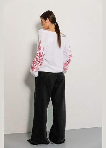 Біла вишиванка жіноча з червоною вишивкою хрестиком біла mkar32896-4 Modna KAZKA (336931852)