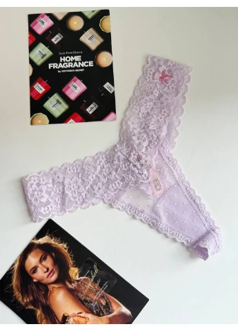 Трусики-стринги женские Lace Thong Panty сиреневые Victoria's Secret (385381895)